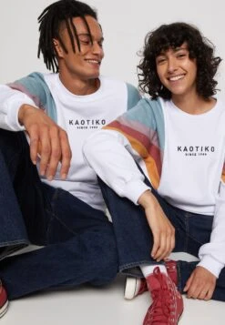 Kaotiko Unisex Crew Seattle - Sweatshirt - Blanco -Kaotiko Fashion Shop 027f2f8de60a4ad3b11e73b2779a6442