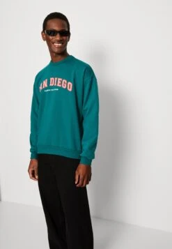 Kaotiko Crew San Diego College Unisex - Sweatshirt - Heura -Kaotiko Fashion Shop 0dcd3b30da2648fb9cea03b4667a3ec5