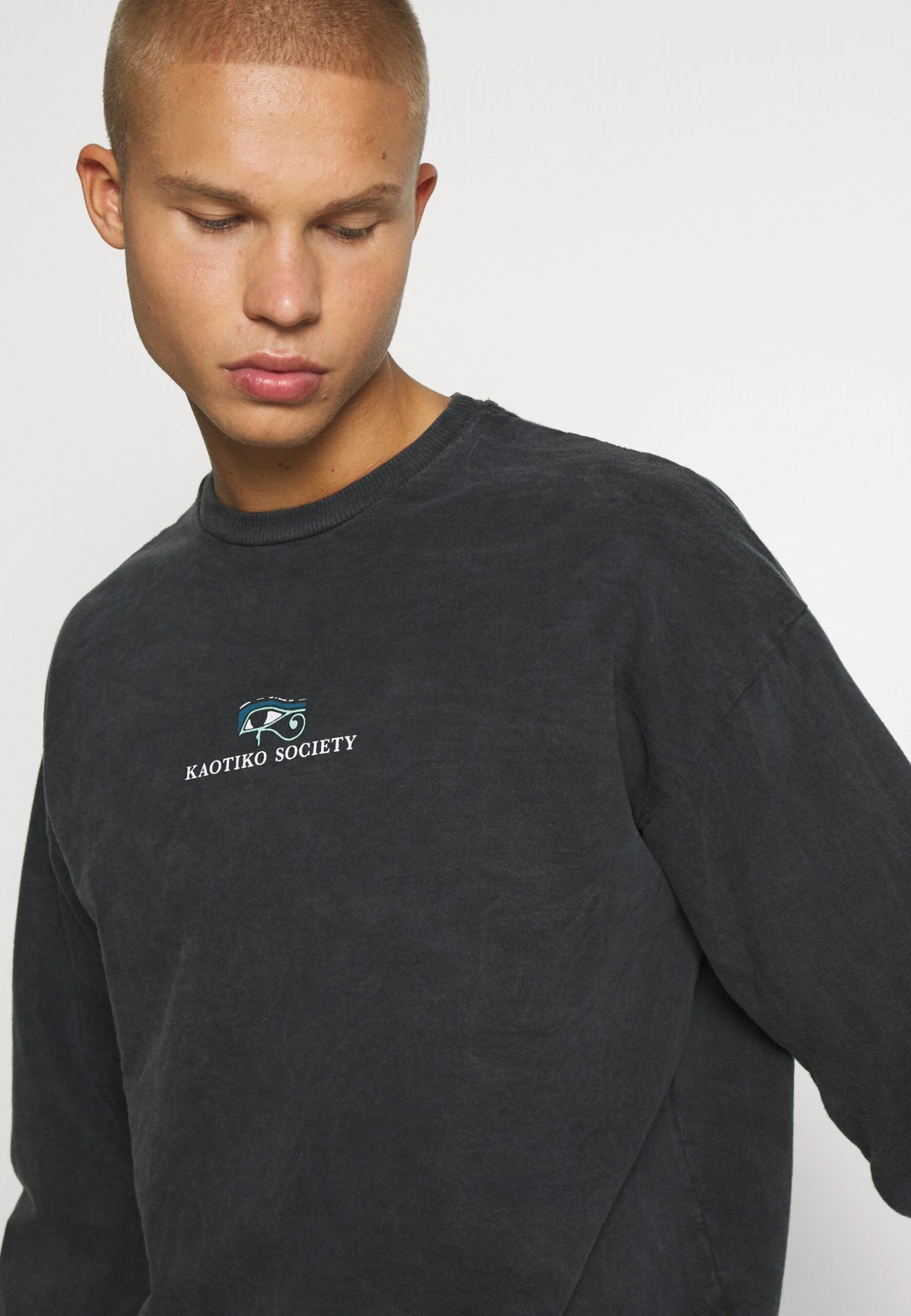 Kaotiko Crew Washed Isis Unisex - Sweatshirt - Black 4 Kaotiko Crew Washed Isis Unisex - Sweatshirt - Black - Image 4