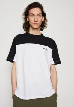 Kaotiko Elmo Unisex - Print T-Shirt - White/Black/Green -Kaotiko Fashion Shop 177cb9c7daeb4bf493f65ffc013f05fb