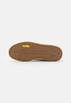Kaotiko Boston- Trainers - White/Yellow -Kaotiko Fashion Shop 17aba8cef2e14f2bb496ff35037b64fc
