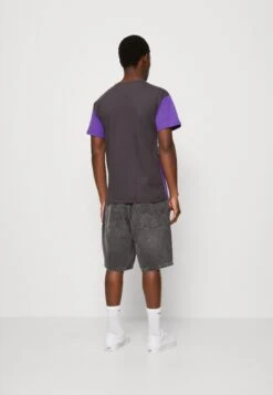 Kaotiko Memphis Unisex - Print T-Shirt - Ivory/Grey/Purple -Kaotiko Fashion Shop 17fdf9965e544ea6b4f4bb5ded9068be