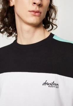 Kaotiko Elmo Unisex - Print T-Shirt - White/Black/Green -Kaotiko Fashion Shop 27909e2cd81a40a6b9900d8059ff5835