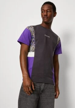 Kaotiko Memphis Unisex - Print T-Shirt - Ivory/Grey/Purple -Kaotiko Fashion Shop 28dc118ee021496bb6622b4b815e448f