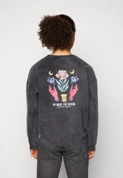 Kaotiko Crew Washed Time Is Now - Sweatshirt - Black