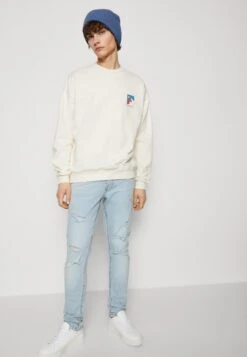 Kaotiko Crew Mountain Unisex - Sweatshirt - Ivory -Kaotiko Fashion Shop 3c6a0f0ff47c4f63845207a29deade37