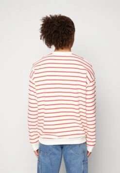 Kaotiko Crew Heart Stripes - Sweatshirt - Red/Ivory 8 Kaotiko Crew Heart Stripes - Sweatshirt - Red/Ivory -Kaotiko Fashion Shop 55ae64fe59494a3aacca8724fc4aed19