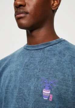 Kaotiko Crew Washed Make Life Epic Unisex - Sweatshirt - Navy -Kaotiko Fashion Shop 5c1429e8f04b477d9e489b4755bda268