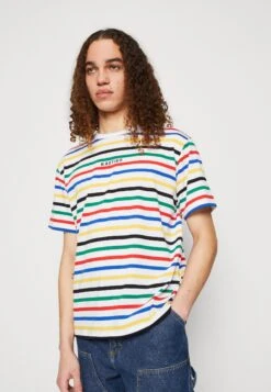 Kaotiko Niccolo Unisex - Print T-Shirt - Red/Blue/Green -Kaotiko Fashion Shop 6039800c774b4c558149bdd92ef7c2e1