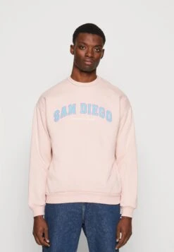 Kaotiko Crew San Diego College Unisex - Sweatshirt - Pink