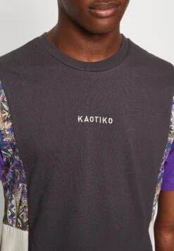 Kaotiko Memphis Unisex - Print T-Shirt - Ivory/Grey/Purple -Kaotiko Fashion Shop 83a9d8a7d1b54cac9e47fcdf10deca34