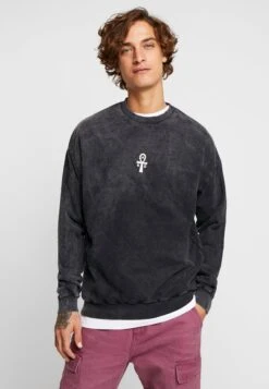 Kaotiko Unisex - Sweatshirt - Black -Kaotiko Fashion Shop 8594d20607e349ce8210dd1f5d3ac421