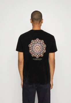 Kaotiko Washed Kaleidoscope Unisex - Print T-Shirt - Black -Kaotiko Fashion Shop a044882dfb8c441cb420f6a83dc3e44b