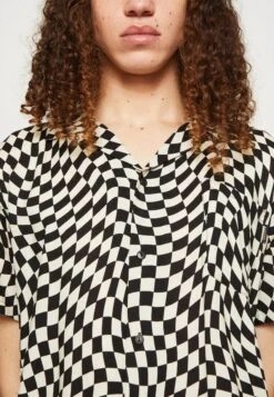 Kaotiko Shirt Studio 54 Unisex - Shirt - Black/Ivory 11 Kaotiko Shirt Studio 54 Unisex - Shirt - Black/Ivory -Kaotiko Fashion Shop a2f23b97b21246bf9611ce8533902501