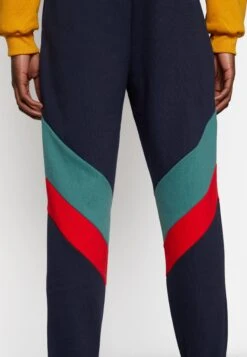 Kaotiko Pantalon Chandal Retro Athletic - Tracksuit Bottoms - Navy/Heura/Red -Kaotiko Fashion Shop ab7e21bf7d18410bb8705b9ca9643c01
