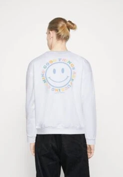 Kaotiko Crew Smile - Sweatshirt - White -Kaotiko Fashion Shop ac539059ebec4169a5d3481b079d8c0b