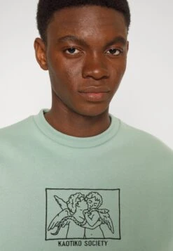 Kaotiko Crew Angels - Sweatshirt - Fresh Green -Kaotiko Fashion Shop adce6aa0e1554aecbde2fbcac3fe967e