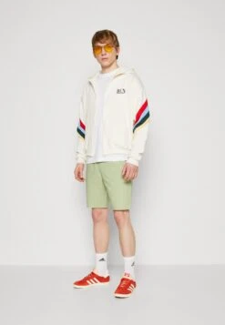 Kaotiko Fashion Shop -Kaotiko Fashion Shop cd10e5d2dfdd4823beb2a0eea98d499d