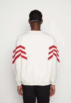 Crew Clint Kfc By Kaotiko - Sweatshirt - Ivory/Rubi -Kaotiko Fashion Shop d954aa77c1974b2fa64c904b4ee71699