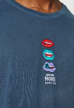 Kaotiko Washed Mouth Colors Unisex - Print T-Shirt - Blue -Kaotiko Fashion Shop db6a4f71581d4815b59c2fa9bdc457f1