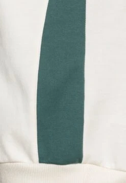 Kaotiko Crew Keoni Unisex - Sweatshirt -Kaotiko Fashion Shop ea5c817fa7b144a69ae2ab119e227c5a