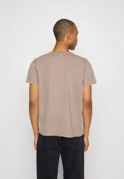 Kaotiko Rocky Mountains Unisex - Print T-Shirt - Dark Bone -Kaotiko Fashion Shop f68a43b99ba341c8a29c2efc855929c2